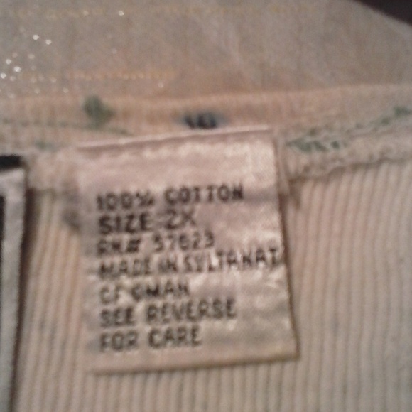 PROUDLY PLUS WOMAN'S BLUE FLORAL SHORT SLEEVE TOP - Picture 6 of 6